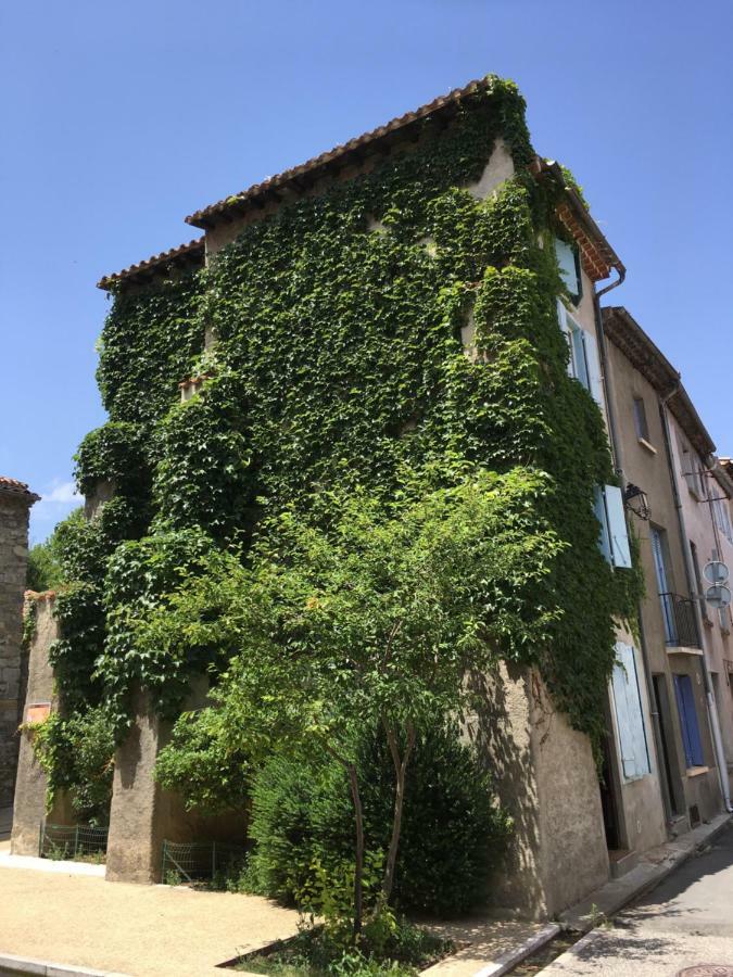 Entre L'Eglise Et La Place Vila Quillan Exterior foto